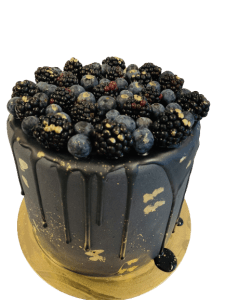 Donkere Vruchten Drip Cake