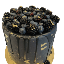 Donkere Vruchten Drip Cake